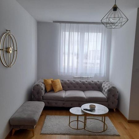 Apartman Lena บันยาลูกา ภายนอก รูปภาพ