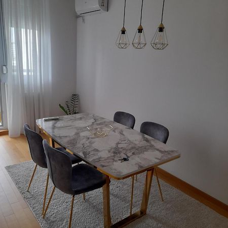 Apartman Lena บันยาลูกา ภายนอก รูปภาพ
