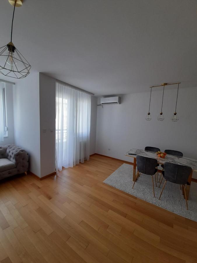 Apartman Lena บันยาลูกา ภายนอก รูปภาพ