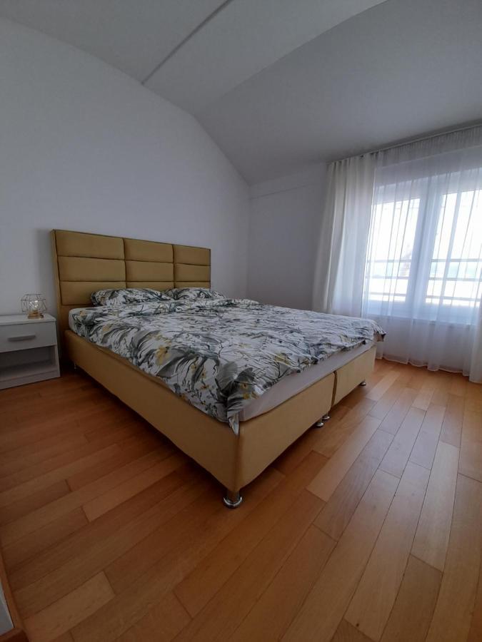 Apartman Lena บันยาลูกา ภายนอก รูปภาพ