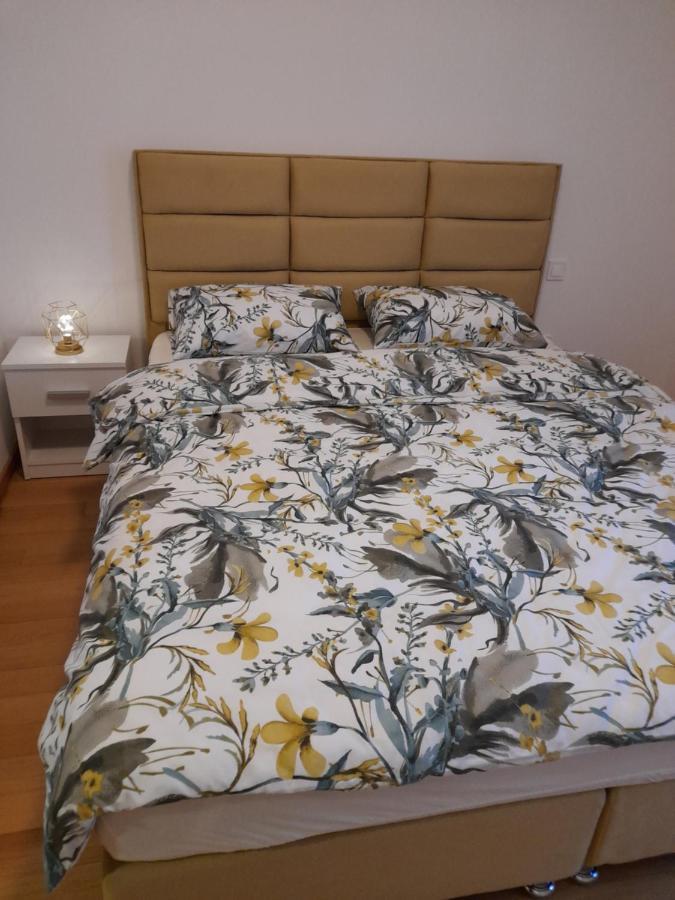 Apartman Lena บันยาลูกา ภายนอก รูปภาพ
