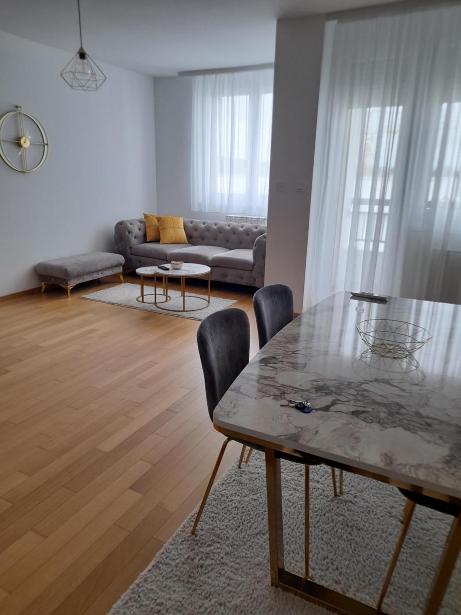 Apartman Lena บันยาลูกา ภายนอก รูปภาพ